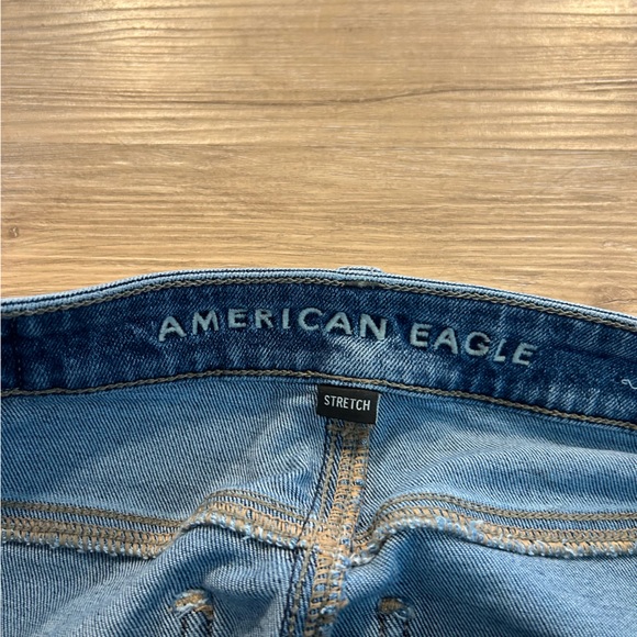 Womens size 4 short dark American eagle mom jeans! No wear and tear. - Picture 4 of 4
